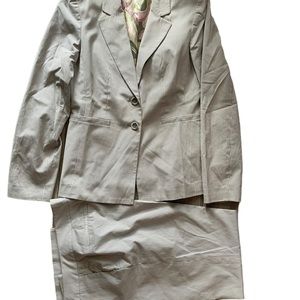 Ladies pantsuit